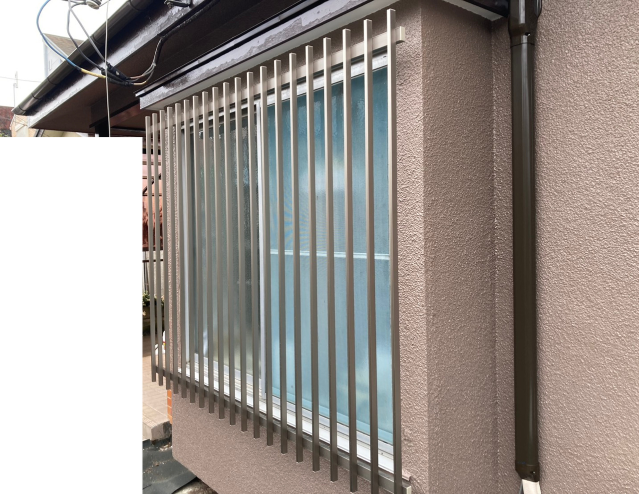 サッシの交換と外壁の塗装リフォームのアフターの写真